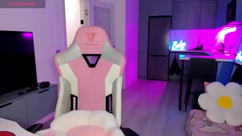 Emi online show from February 11, 2026, 4:06 am