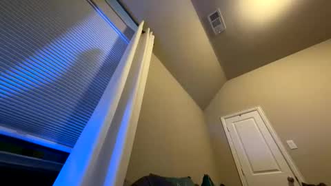 Snapshot of wynterheat chatting on October 24, 2025, 5:04 am Wynter Heat online show from October 24, 2025, 5:04 am