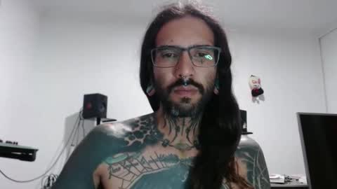 Snapshot of x_dr4ma_x chatting on December 18, 2025, 11:05 am xdramax online show from December 18, 2025, 11:05 am