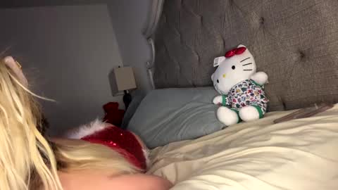 Snapshot of x_dreamgirl_x chatting on December 27, 2024, 5:20 am Mariah online show from December 27, 2024, 5:20 am