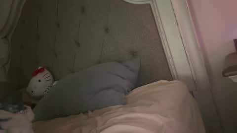 Snapshot of x_dreamgirl_x chatting on January 5, 2025, 9:15 am Mariah online show from January 5, 2025, 9:15 am