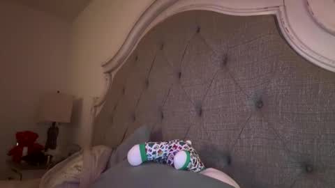 Snapshot of x_dreamgirl_x chatting on February 1, 2025, 4:24 am Mariah online show from February 1, 2025, 4:24 am