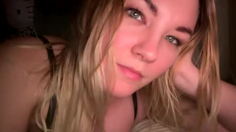 Snapshot of x_dreamgirl_x chatting on February 1, 2025, 7:26 am Mariah online show from February 1, 2025, 7:26 am