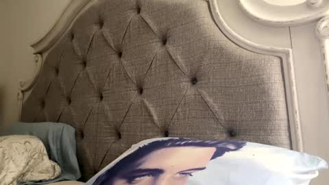 Snapshot of x_dreamgirl_x chatting on September 12, 2025, 11:59 pm Mariah online show from September 12, 2025, 11:59 pm