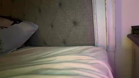 Snapshot of x_dreamgirl_x chatting on October 11, 2025, 1:16 am Mariah online show from October 11, 2025, 1:16 am