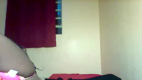 X melanine online show from October 4, 2025, 12:25 pm