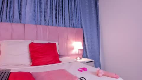 Snapshot of x_milu chatting on February 20, 2025, 11:10 pm x_milu online show from February 20, 2025, 11:10 pm