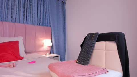 Snapshot of x_milu chatting on February 25, 2025, 3:05 pm x_milu online show from February 25, 2025, 3:05 pm