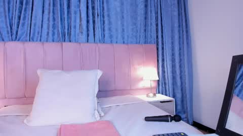 Snapshot of x_milu chatting on March 11, 2025, 12:00 am x_milu online show from March 11, 2025, 12:00 am