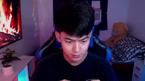 Snapshot of xaldrian_destroyer chatting on February 17, 2025, 11:55 am Prince Aldrian online show from February 17, 2025, 11:55 am