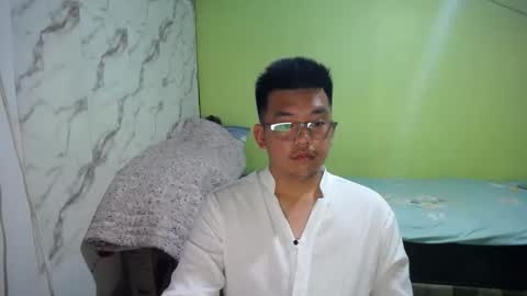 xanderbate08 online show from April 26, 2026, 5:38 am