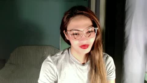 Snapshot of xangel_redx chatting on December 22, 2024, 5:53 pm ANGEL online show from December 22, 2024, 5:53 pm