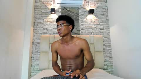 Snapshot of xavi_lee chatting on November 27, 2025, 8:22 pm XAVI online show from November 27, 2025, 8:22 pm