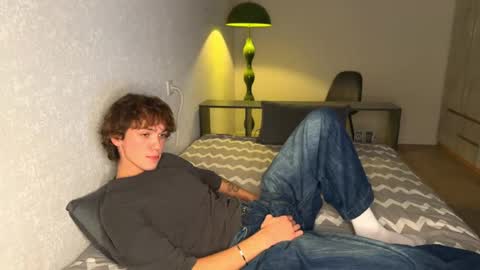 Snapshot of xavier_200 chatting on February 12, 2026, 3:40 pm Xavier PVT open online show from February 12, 2026, 3:40 pm