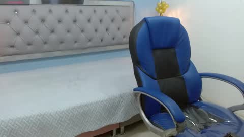 Snapshot of xavii_18_ chatting on February 9, 2025, 6:26 pm xavii_18_ online show from February 9, 2025, 6:26 pm