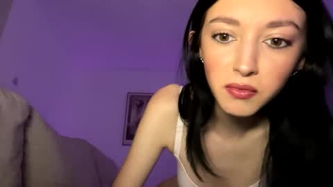 xenadreamx online show from March 28, 2026, 3:39 am