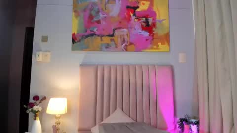 Xena Revelo online show from February 19, 2026, 1:23 am