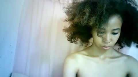 Snapshot of xenna610827 chatting on February 3, 2025, 4:35 am xenna610827 online show from February 3, 2025, 4:35 am