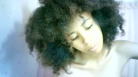 Snapshot of xenna610827 chatting on February 4, 2025, 8:35 am xenna610827 online show from February 4, 2025, 8:35 am