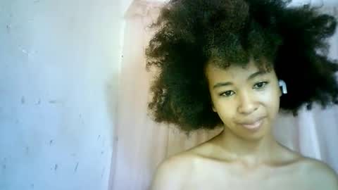 Snapshot of xenna610827 chatting on February 13, 2025, 8:06 am xenna610827 online show from February 13, 2025, 8:06 am