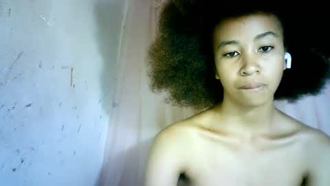 Snapshot of xenna610827 chatting on February 18, 2025, 3:54 pm xenna610827 online show from February 18, 2025, 3:54 pm