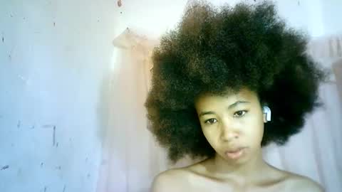 Snapshot of xenna610827 chatting on February 19, 2025, 5:49 am xenna610827 online show from February 19, 2025, 5:49 am