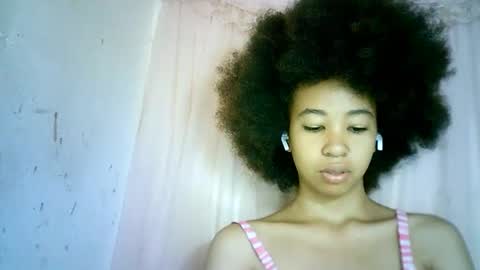 Snapshot of xenna610827 chatting on February 22, 2025, 5:23 am xenna610827 online show from February 22, 2025, 5:23 am