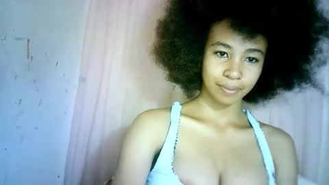 Snapshot of xenna610827 chatting on February 26, 2025, 6:32 pm xenna610827 online show from February 26, 2025, 6:32 pm