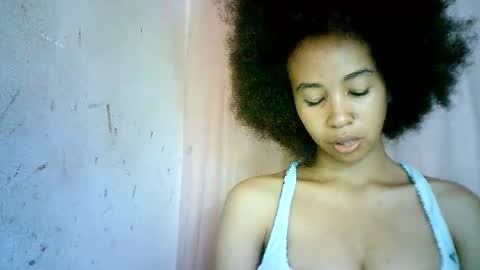 Snapshot of xenna610827 chatting on February 27, 2025, 10:48 am xenna610827 online show from February 27, 2025, 10:48 am