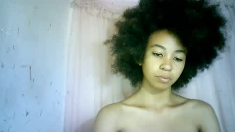 Snapshot of xenna610827 chatting on March 12, 2025, 3:18 pm xenna610827 online show from March 12, 2025, 3:18 pm