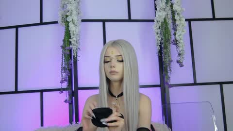 xenomy online show from December 17, 2025, 7:58 am