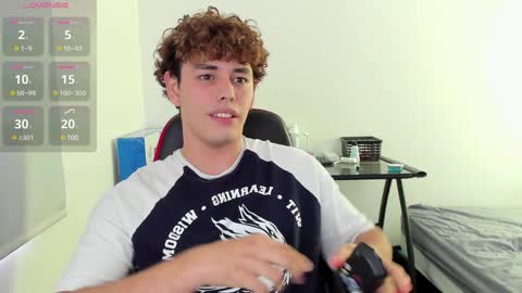 Snapshot of xhans17 chatting on December 14, 2024, 1:38 pm xhan online show from December 14, 2024, 1:38 pm