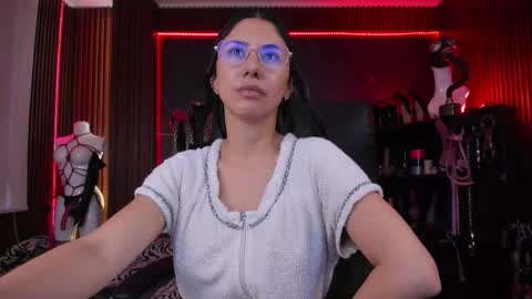 XiaQueen   I M online show from October 27, 2025, 11:47 am