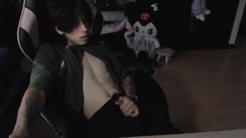 xIce Boy online show from December 17, 2025, 10:27 pm