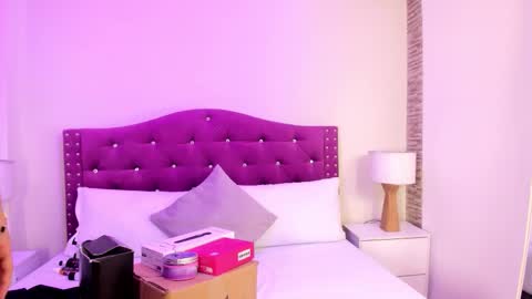 Snapshot of ximena_vasquez8 chatting on October 21, 2025, 3:18 am Xime online show from October 21, 2025, 3:18 am