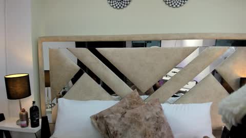 Xime  online show from February 3, 2026, 3:15 am