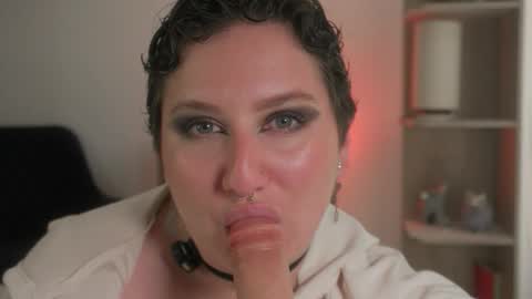 Snapshot of ximenna_cruz_ chatting on November 6, 2025, 6:31 pm Xime Independent Artist online show from November 6, 2025, 6:31 pm