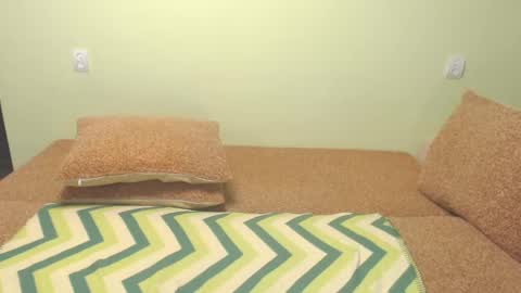 Snapshot of xjuliettexx chatting on February 5, 2025, 9:36 am Julia online show from February 5, 2025, 9:36 am