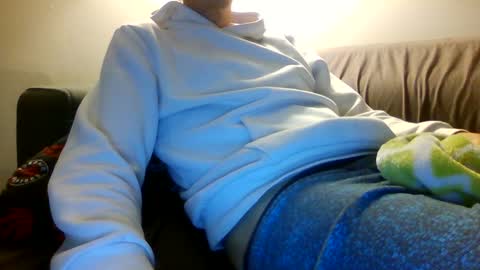 Snapshot of xjuskikinitx chatting on October 6, 2025, 1:03 am Justin online show from October 6, 2025, 1:03 am