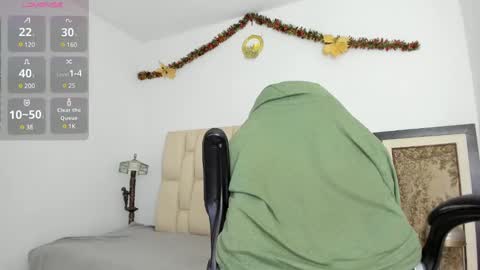 Snapshot of xkim_starx chatting on December 14, 2024, 4:12 am welcome friends online show from December 14, 2024, 4:12 am