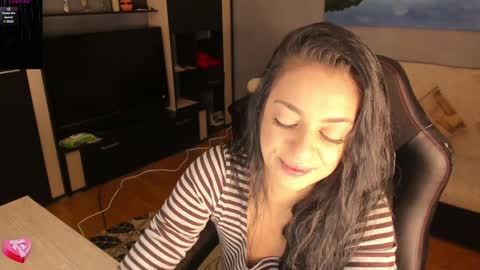 Snapshot of xlaracroftx chatting on December 18, 2024, 10:02 pm Lara online show from December 18, 2024, 10:02 pm