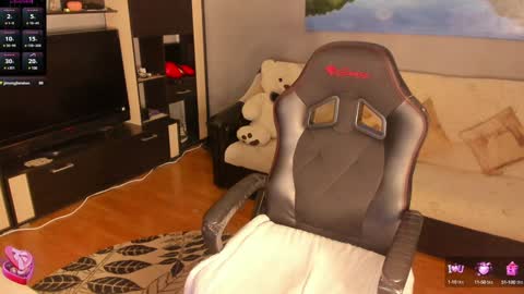 Snapshot of xlaracroftx chatting on January 31, 2025, 10:52 pm Lara online show from January 31, 2025, 10:52 pm