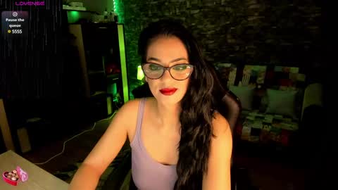 Snapshot of xlaracroftx chatting on February 27, 2025, 7:47 pm Lara online show from February 27, 2025, 7:47 pm