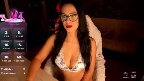 Snapshot of xlaracroftx chatting on September 22, 2025, 9:06 pm Lara online show from September 22, 2025, 9:06 pm