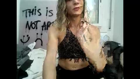 Snapshot of xlecram chatting on December 7, 2024, 7:32 pm Wendy online show from December 7, 2024, 7:32 pm