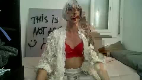 Snapshot of xlecram chatting on December 25, 2024, 4:32 pm Wendy online show from December 25, 2024, 4:32 pm