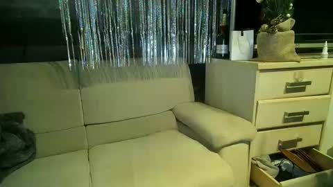 Snapshot of xlecram chatting on December 31, 2024, 12:57 pm Wendy online show from December 31, 2024, 12:57 pm