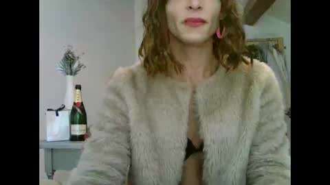 Snapshot of xlecram chatting on November 16, 2025, 1:17 pm Wendy online show from November 16, 2025, 1:17 pm