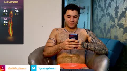 Snapshot of xlittle_xbearx chatting on January 25, 2025, 2:47 am Kev online show from January 25, 2025, 2:47 am