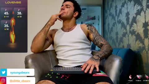 Snapshot of xlittle_xbearx chatting on February 11, 2025, 10:50 pm Kev online show from February 11, 2025, 10:50 pm
